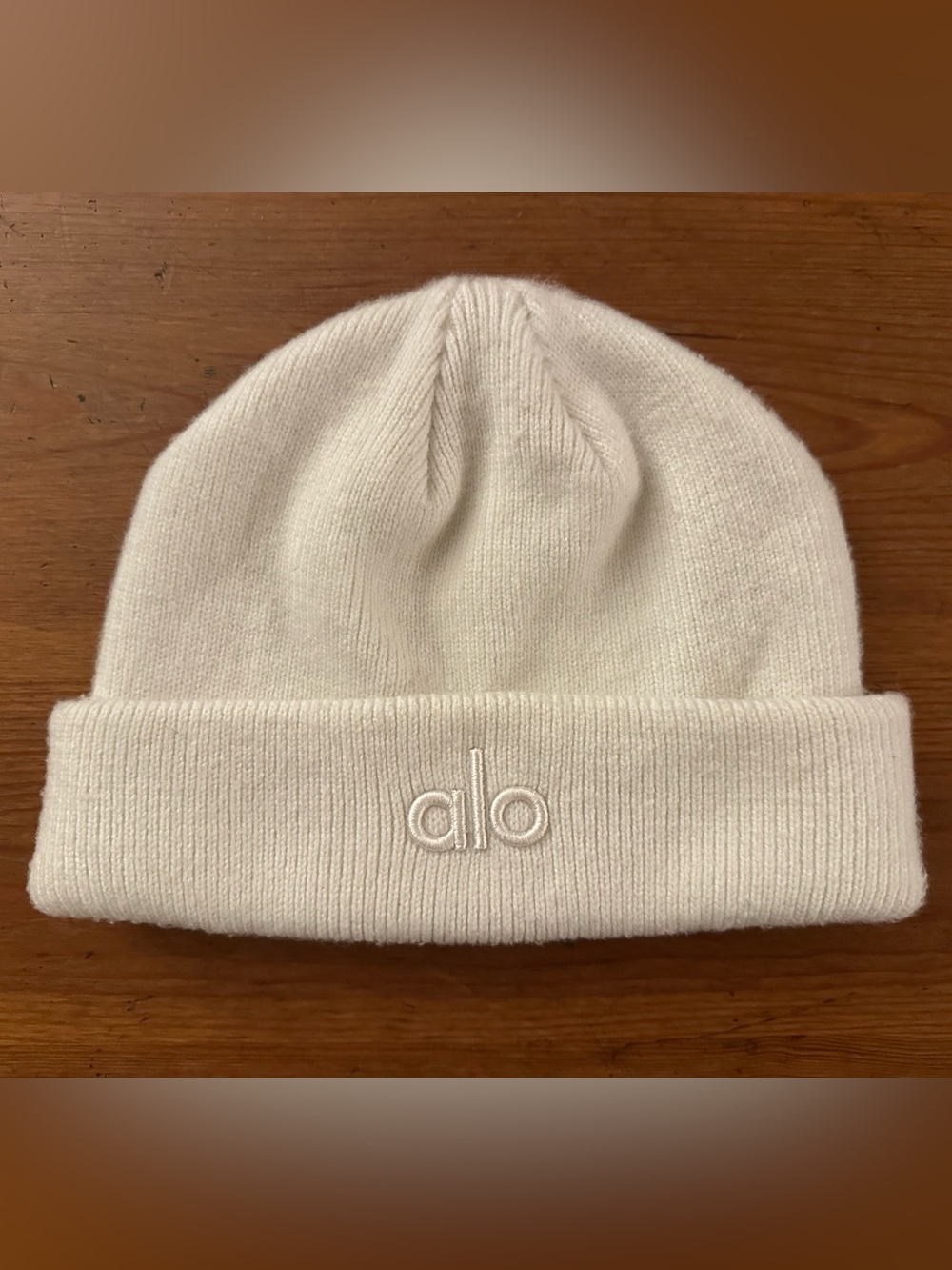 Alo Notable Beanie - White on white